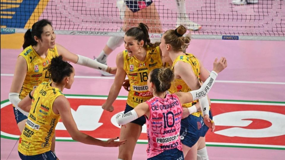 穆纳里尼, 丽贝卡 穆纳里尼, 丽贝卡